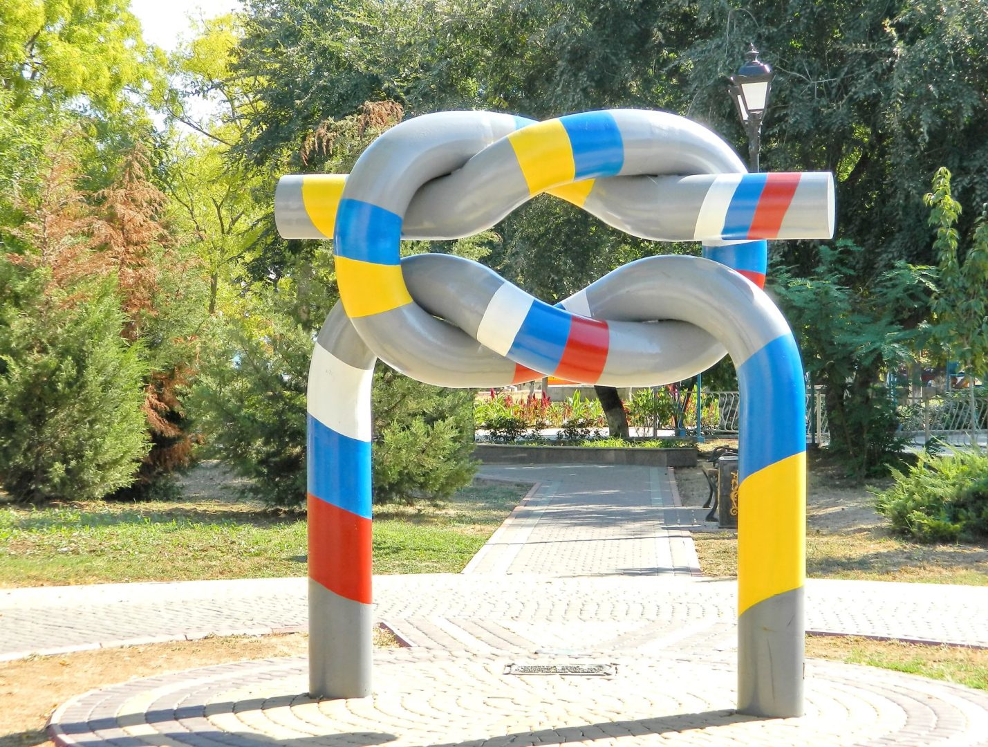 Памятный знак Дружбе народов Украины и России
