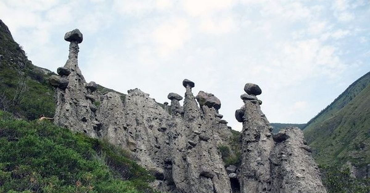 Каменные грибы