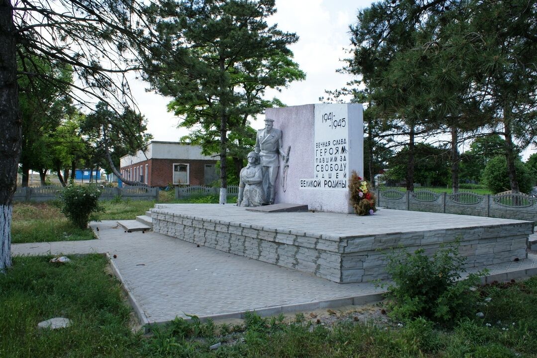 Братское воинское кладбище