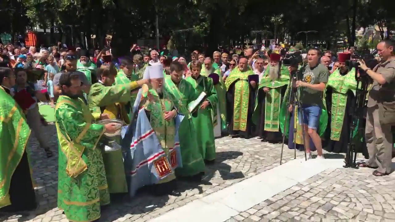 Памятник Петру и Февронии