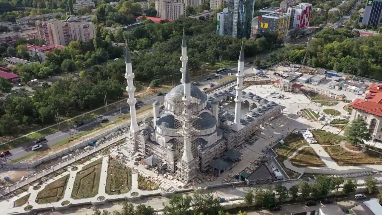 Храм Трёх Святителей